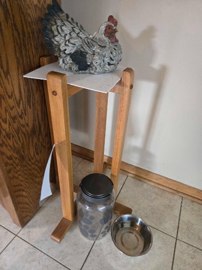 Stand, chicken, down bowl