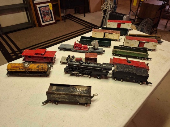 American Flyer 565 Engine and Tender with Assortment of Train Cars - S Guage