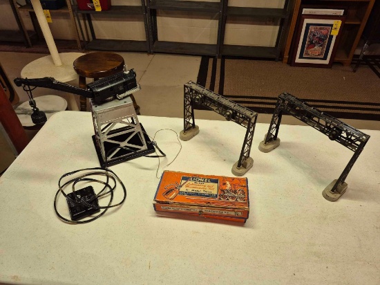 Lionel #182 Operating Crane with Controller, #927 Maintenance Kit and Pair of Signal Bridges