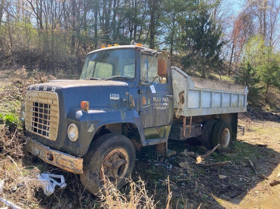FORD 700 Parts Truck