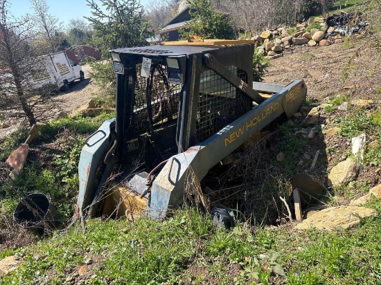 New Holland LX 885 Turbo Skid Loader