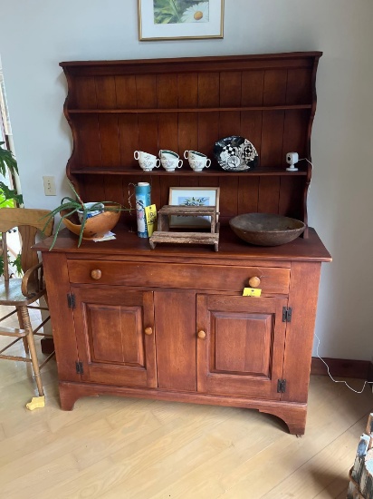 Wood Hutch