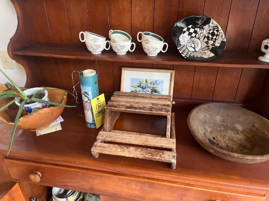 Tea Cups / Glass Art / Table Mats / Carved Wood Bowl