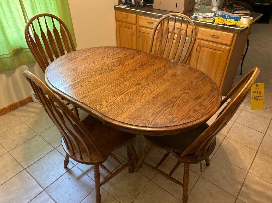 Heavy Oak Pedestal Table with 4 nice chairs