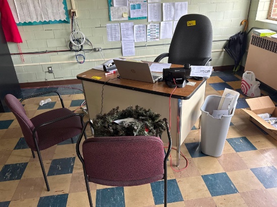desk and 2 office chairs - room 1510