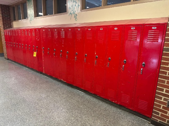 run of lockers, 23 sections of 1 doors