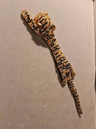 Costume jewelry leopard pin