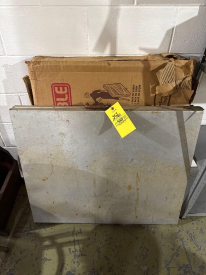 2 metal foldable tables