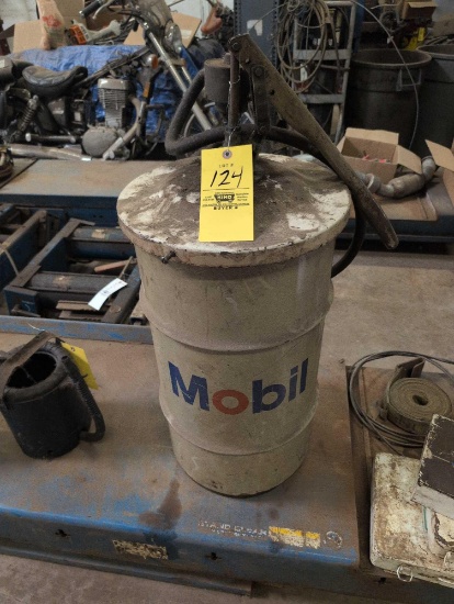 Pump oil dispenser with mobil advertising can