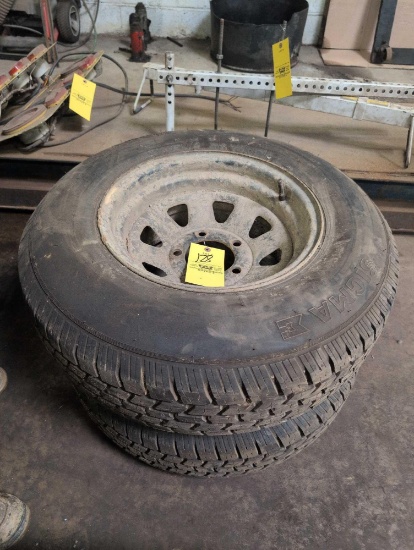 2 Jeep rims with Sigma Shadow p235/75R15 tires