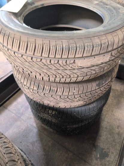 Set of 4 Yokohama P195/65r15 tires