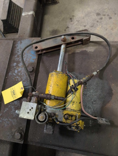 Meyer Snow plow cylinder