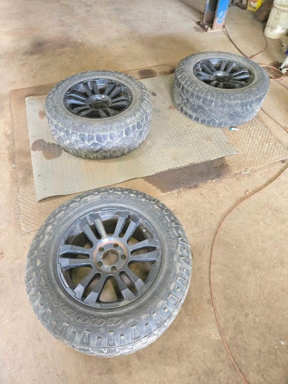 5x5 bolt pattern Jeep rims. 18x10 rim size.