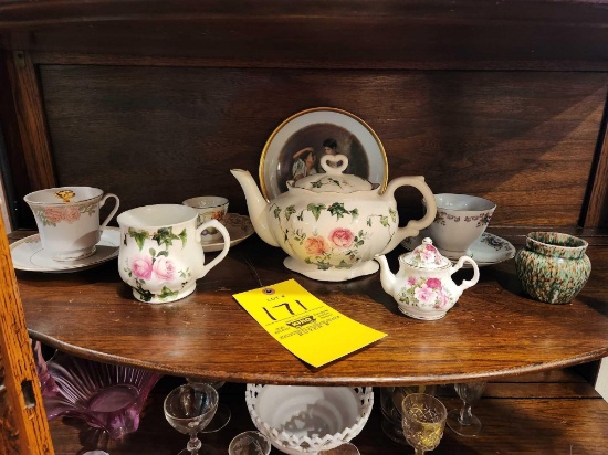 Crowne Oakes Tea Set, JKW Plate