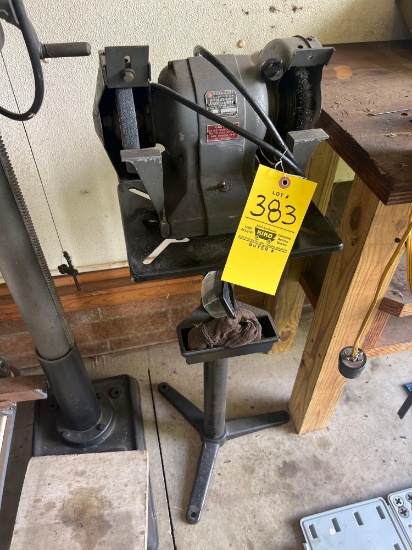 Black and Decker 6 inch Heavy Duty Bench Grinder on Stand