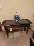 2 Drawer modern sofa table with decorative urn