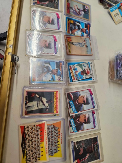 Lot of assorted sports cards