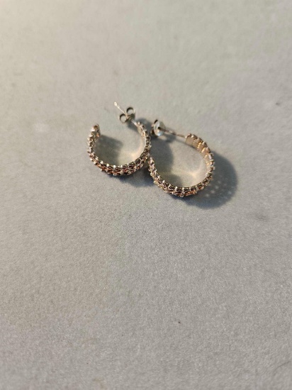 Pair of sterling earrings, 4.14 grams