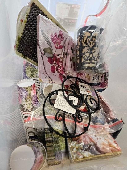 Paper goods, party supplies