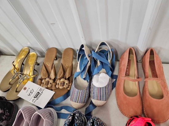 Lady's shoes, size 7, bid x 4