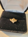 14k yellow gold ring with 10 diamonds