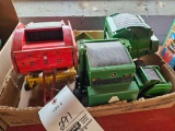 Ertl 1/16 round balers