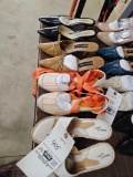 Lady's shoes, size 7, bid x 4