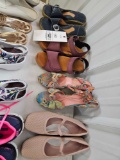 Lady's shoes, size 7, bid x 4