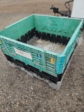 Plastic folding pallet bin