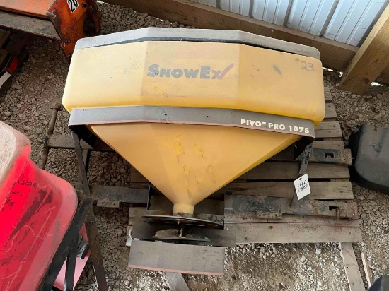 Cincinnati OH - Snow EX Pivot Pro 1075 Hitch Mounted Salt Spreader