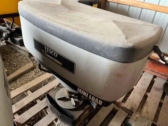 Cincinnati OH - Lesco Mini Load Hitch Mounted Salt Spreader