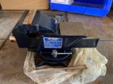 Central Forge 4in. Swivel Vise w/ Anvil