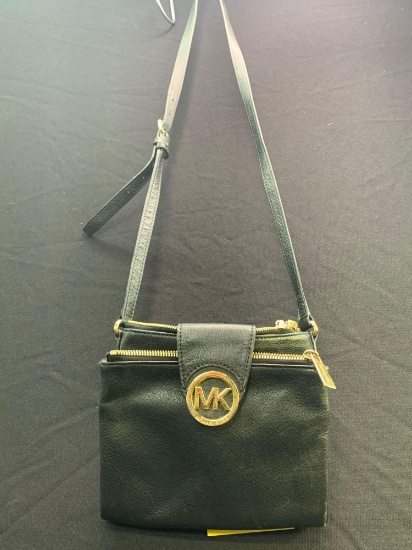 Ladies Michael Kors cross body bag