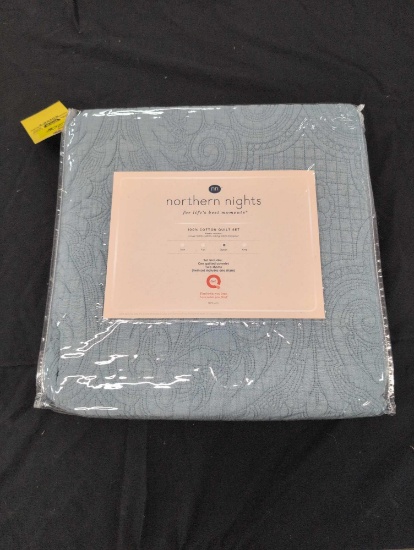 Northern Lights queen size new coverlet
