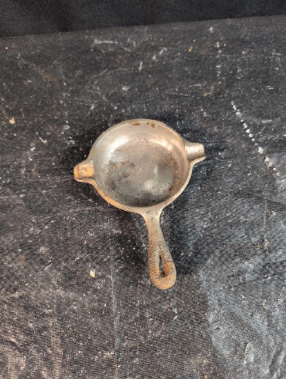 Lodge cast iron ash tray