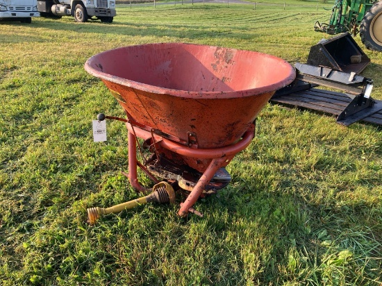 New Idea Double Spinner Spreader