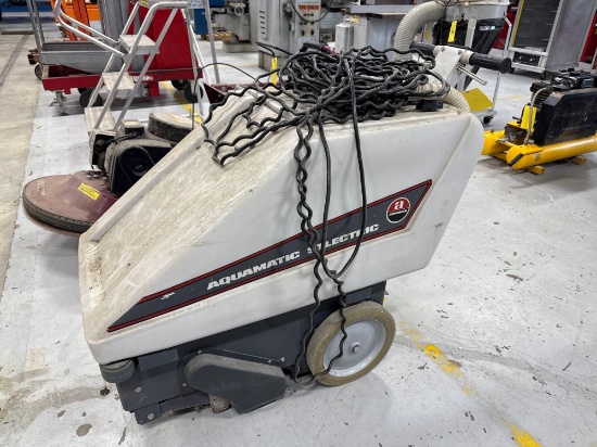 aquamatic advance selectric carpet scrubber