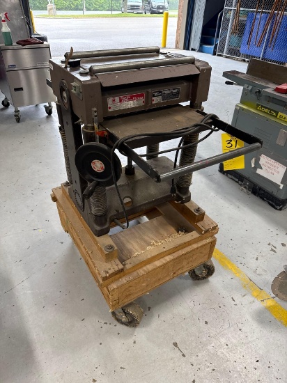 makita 2040 12 400mm planer with cart