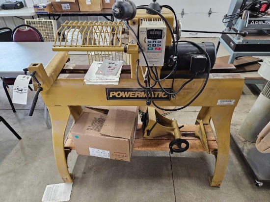 Powermatic model 3520A wood lathe