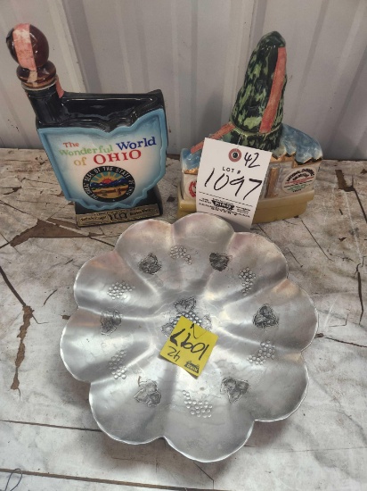 2 Decanters & Wendell August Plate