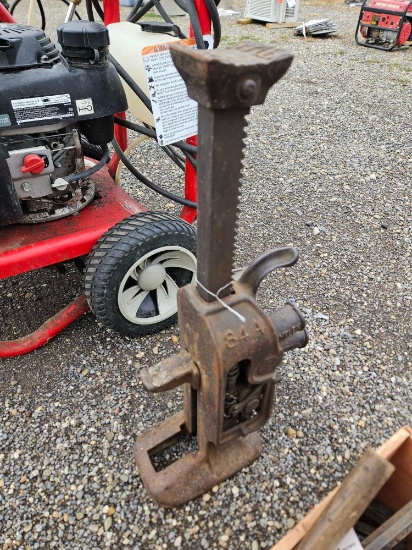 Toe jack