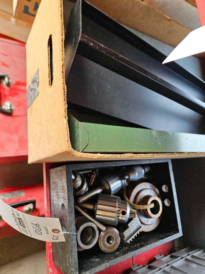 Chucks, toolbox trays
