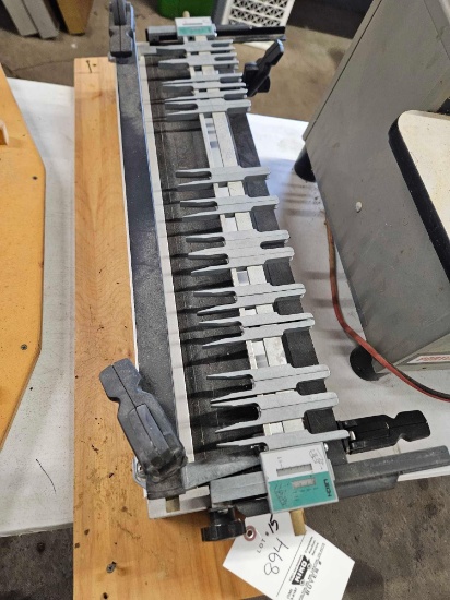 Dovetail jig