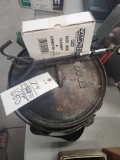 Lodge Cast Iron Dutch Oven w/ Cleaning Kit