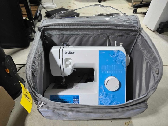 Brother LX2500 sewing machine with carry bag