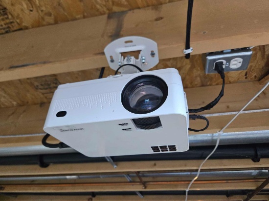 DBpower projector and screen