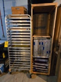 Screen printing trays with shelves