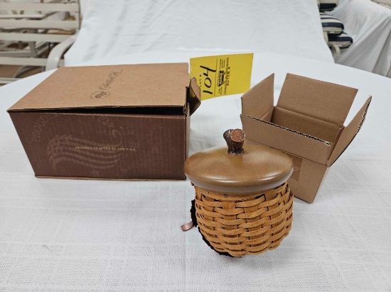 NIB 2008 Longaberger Collector's Club Acorn Basket w/ Oak Leaf Stand
