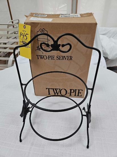 NIB Longaberger Wrought Iron Two-Pie Server