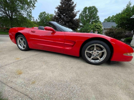 2000 Corvette convertible with 11,505 actual miles. Very clean car. One owner.